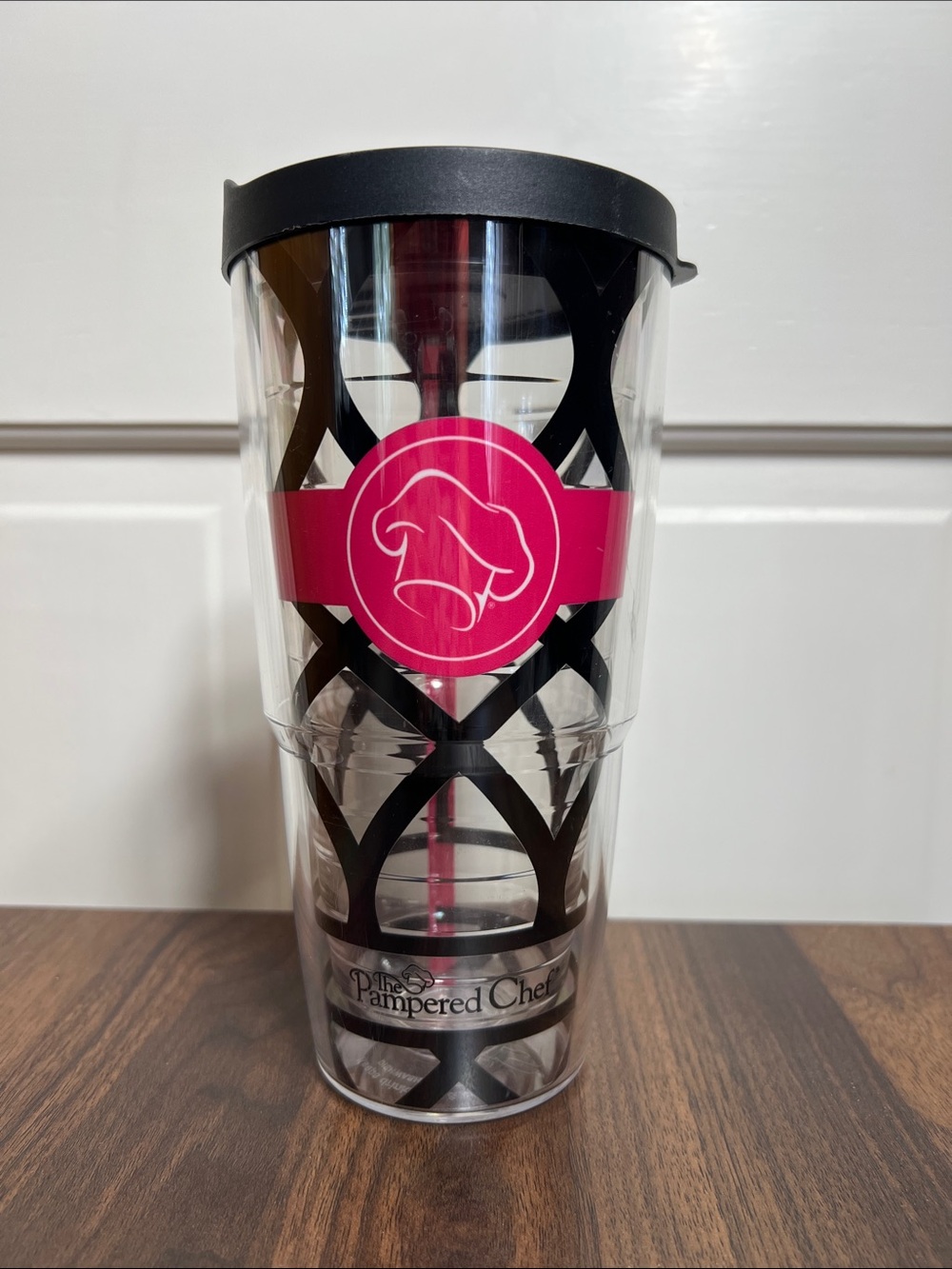 The Pampered Chef Tervis Black Pink Insulated Travel Cup with Lid